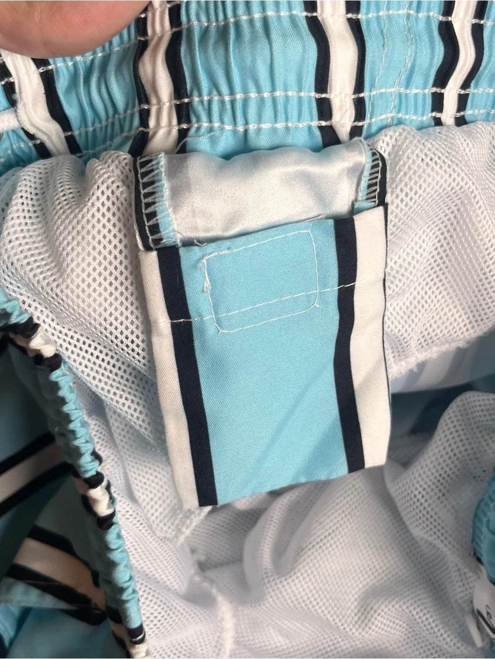 Vacay Swimwear Blue Vertical-Stripe Men's Swim Trunks, size large, 5 inch inseam
